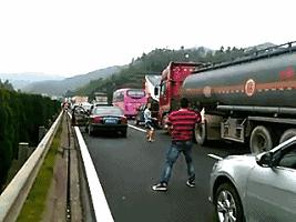 十堰交警发布紧急出行提示,十堰最新出行令