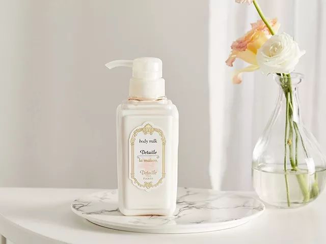 拼团丨日本贵妇牌身体乳，抹完身体香香的、滑滑的