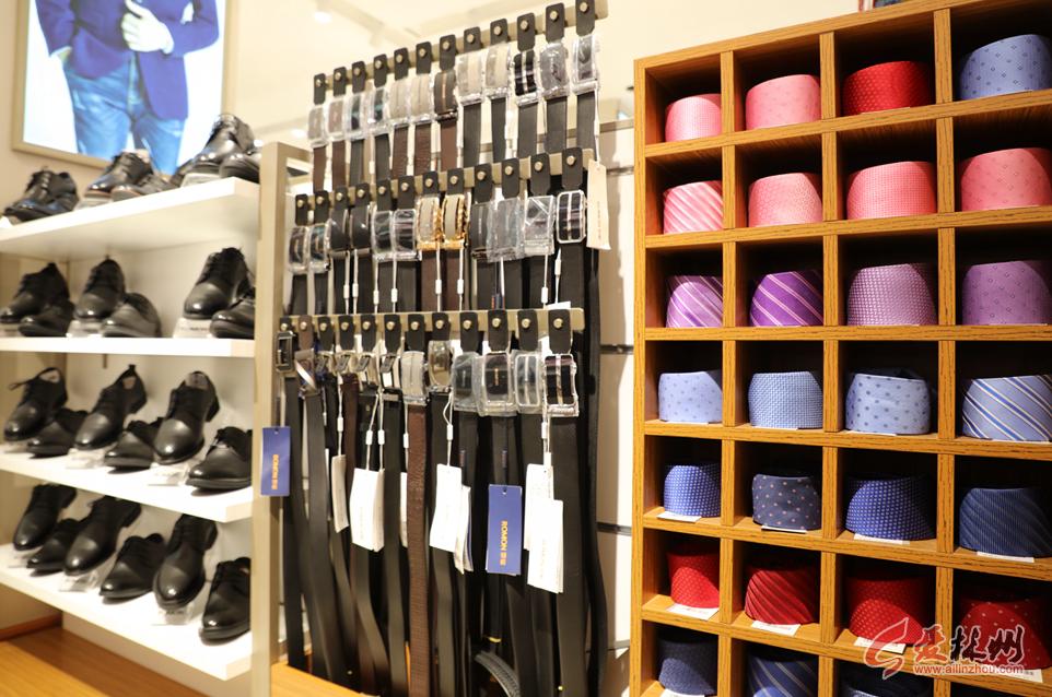 罗蒙新款官方旗舰店直播,罗蒙正展旗舰店