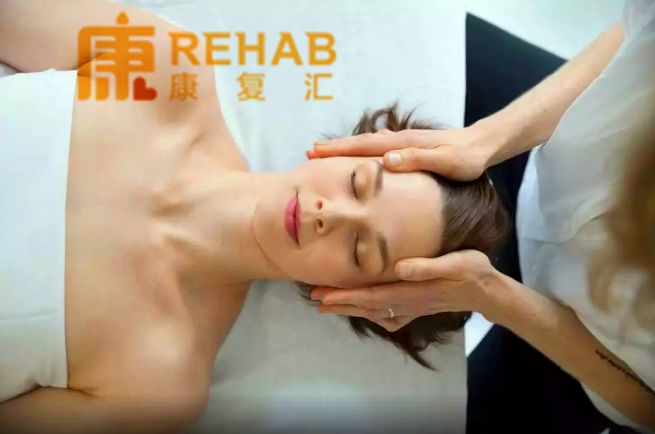 吞咽困难者怎么做康复训练,吞咽康复训练之吞咽反射训练