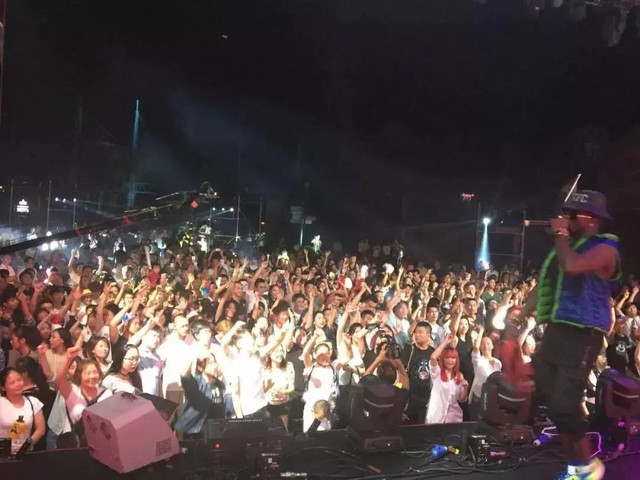 李易峰西安乐华路演,李易峰乐华城