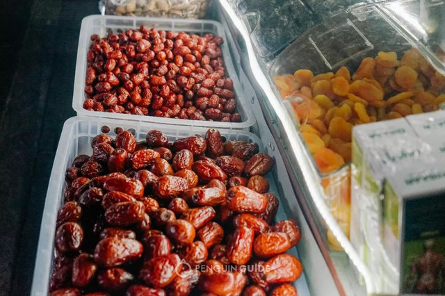 在这个魔幻的江南小城里,来一场烤肉和大饼的狂欢!