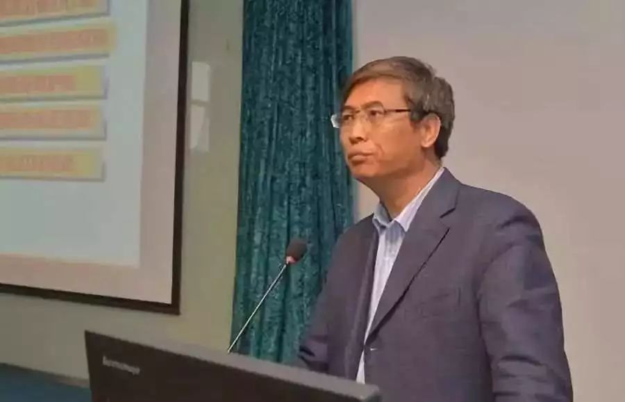 今天,向大家报告一个沉痛的消息