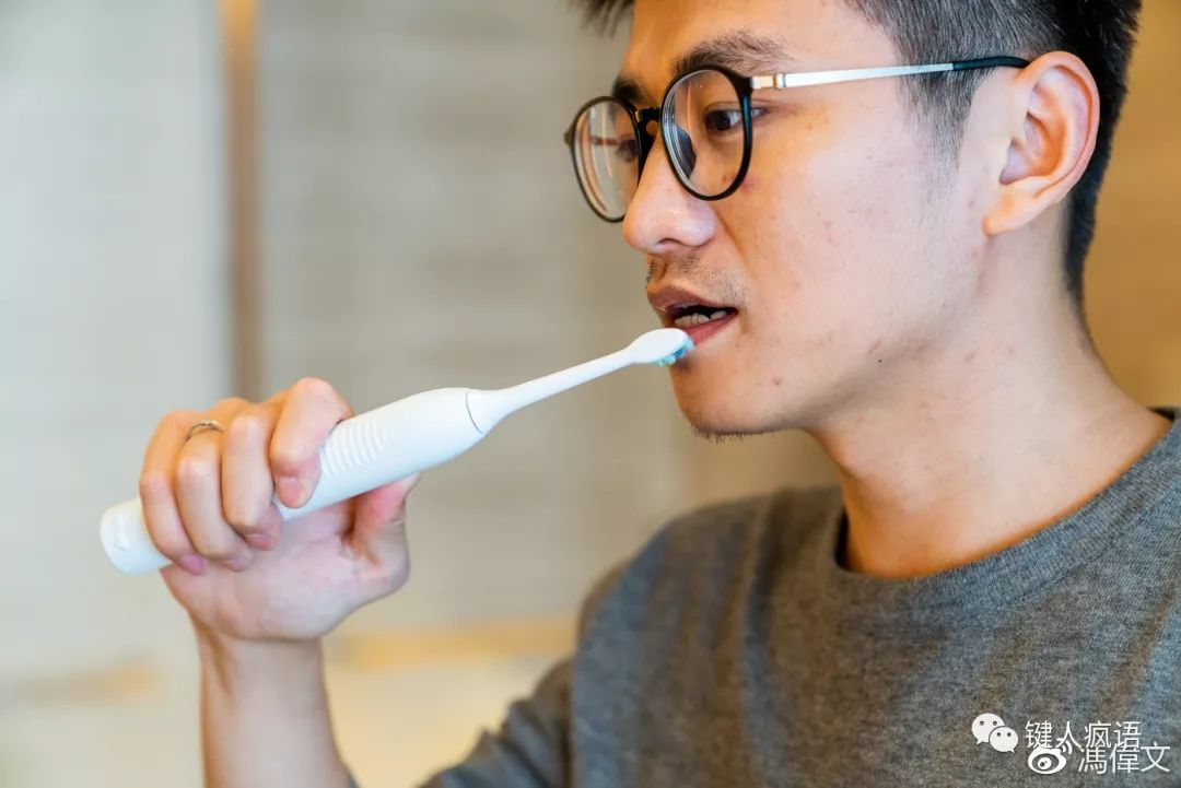 买只电动牙刷吧，你会后悔的……后悔没早买