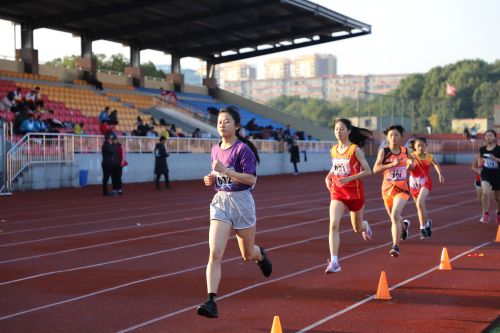 市直中学团体总分第三：金安健儿激情挥洒市中学生田径赛场