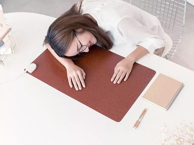 30秒让你的桌子热起来，打字再也不冻手了！