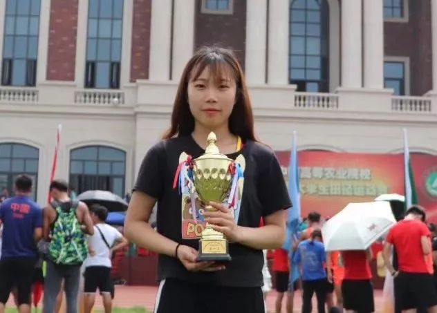 青岛市中学生田径运动会100米冠军,青岛农业大学运动会标枪