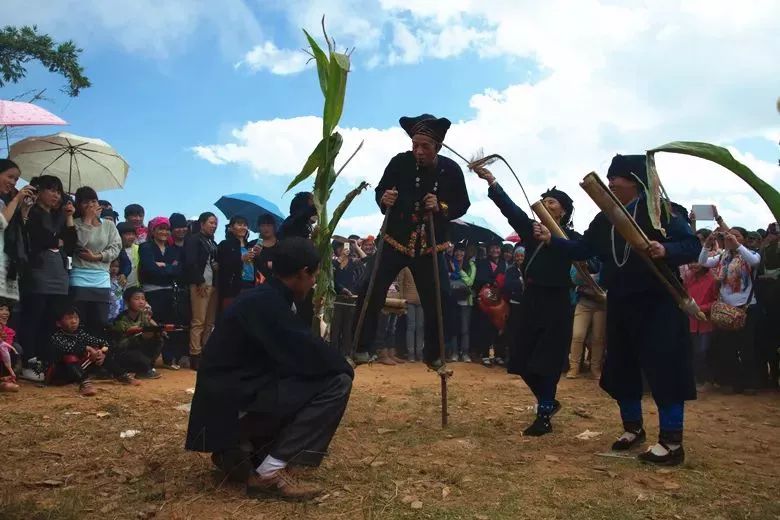 元江哈尼山寨旅游攻略,元江一年一度哈尼十月长街宴视频