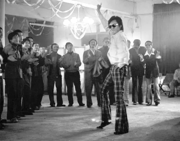 交际舞为什么会被大多数人批评,交际舞的危害