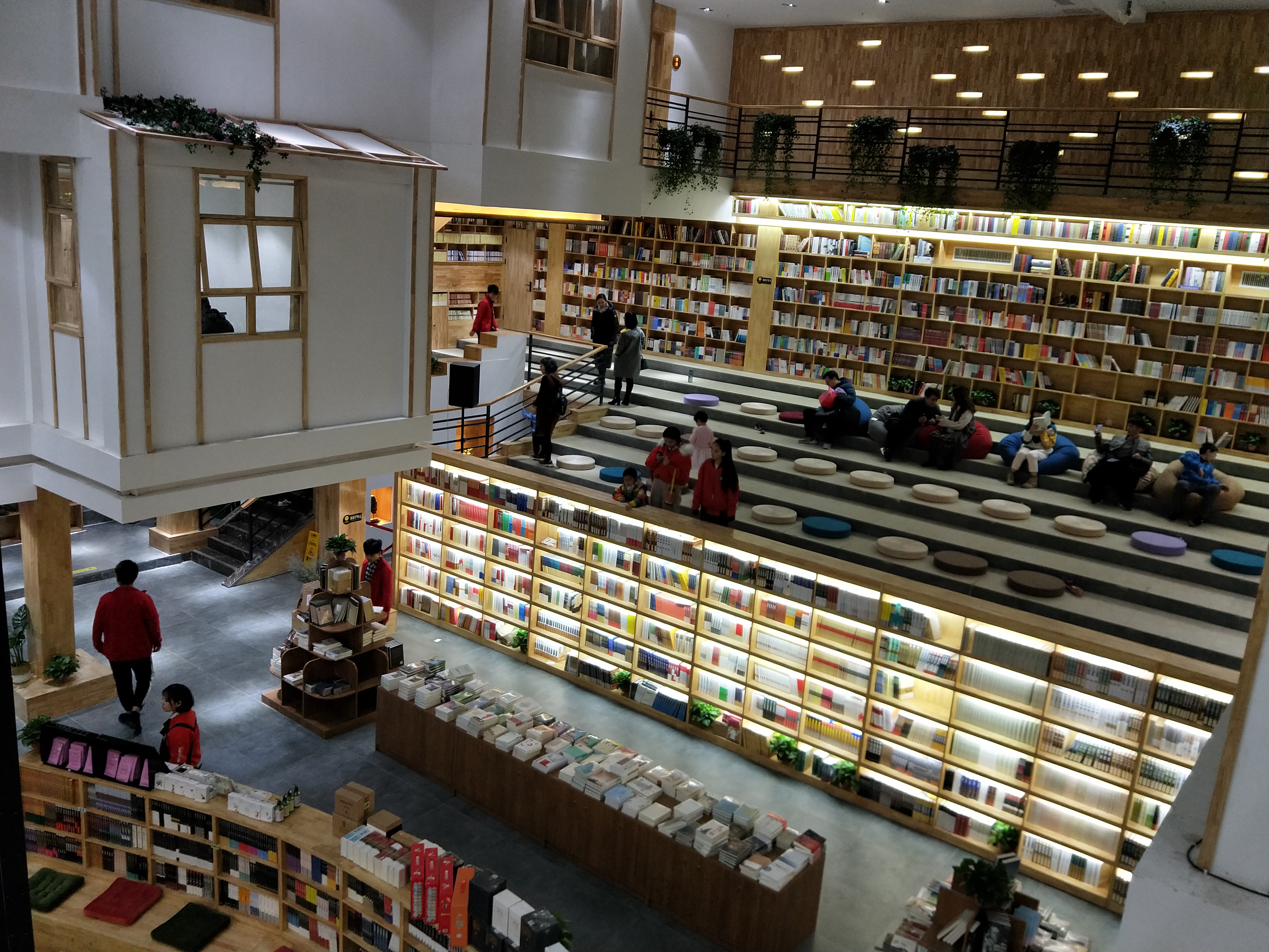 郑州大型书店,郑州书店24小时营业