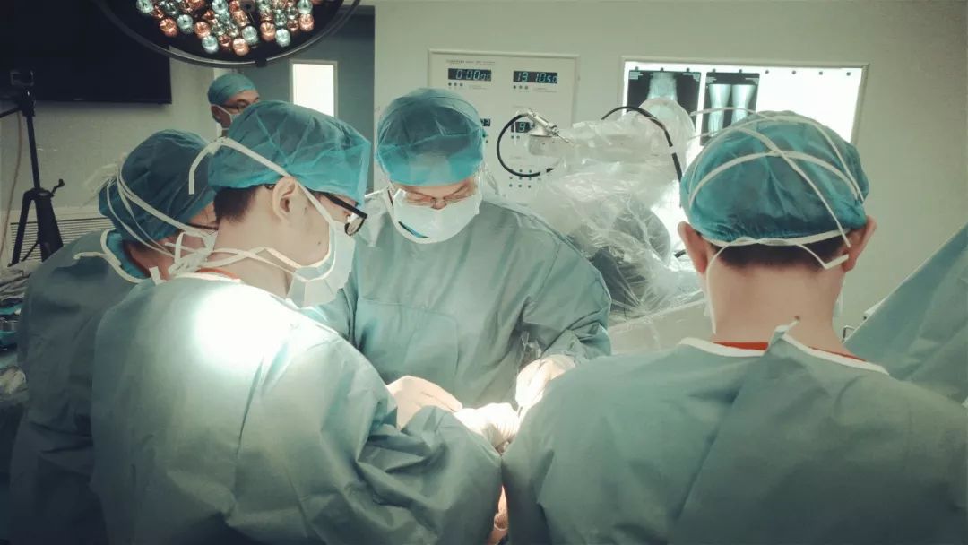 脚掌骨刺有什么好的治疗方法,足跟骨刺最好的治疗方法