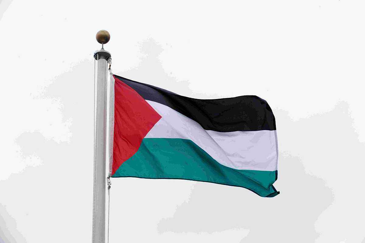 昱见,中国男足逼平巴勒斯坦