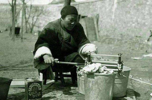 洗衣机是谁发明的,洗衣机真是个神奇的发明