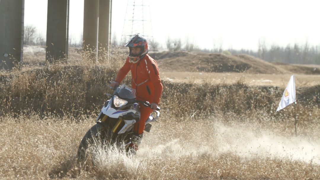 宝马gs最便宜多少钱,最便宜宝马g310gs摩托车