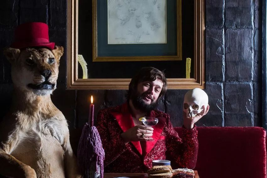 打开疯狂搜藏家的珍奇柜