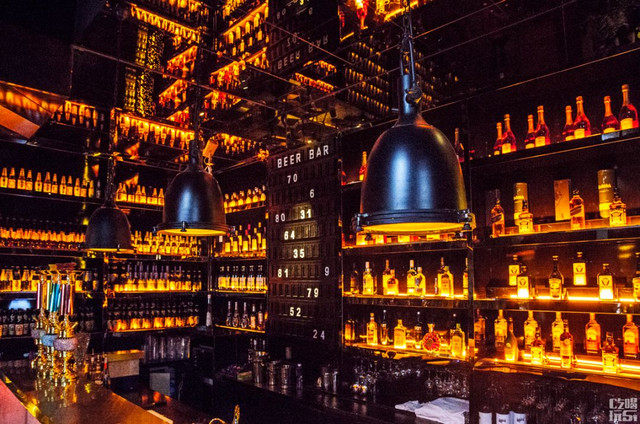 500余款全球各地精酿,3000多个钢铁酒格组成的巨幕外墙!长沙又一约酒圣地来了~