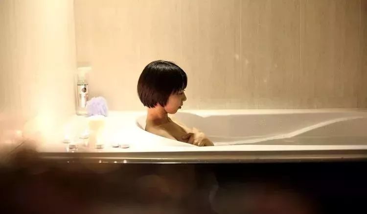 千万不要拿生命去开玩笑,千万不要拿感情跟生命开玩笑