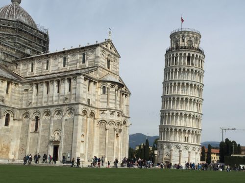 *币特比**跌破3500美元大关；网易丁磊变身性感打碟boy，与王思聪同台互动；同程艺龙今日赴港上市，腾讯为第一大股东