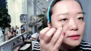 又是激凸又是露底，“蜜桃肌”的盛世美颜也有翻车时