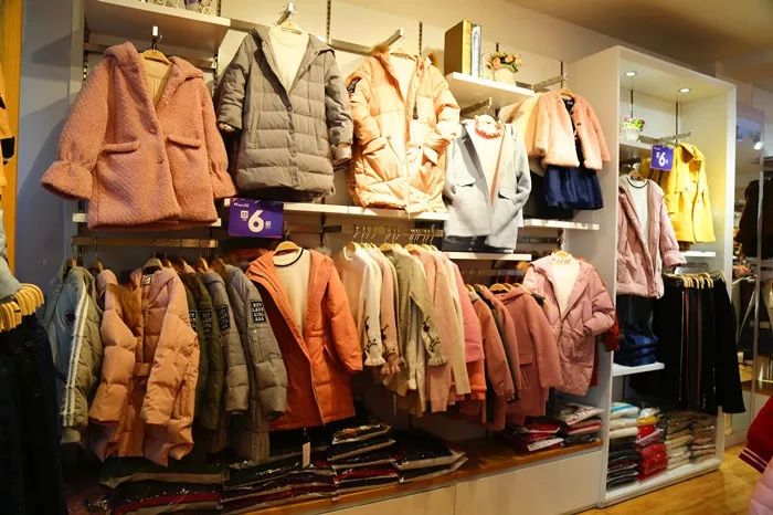 挤爆！1元抢儿童围巾雨伞，童装羽绒服低至2.9折，神木这家店要被搬空了！