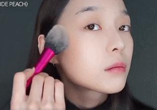 三吉彩花的妆容,可盐可酷可爱可温柔