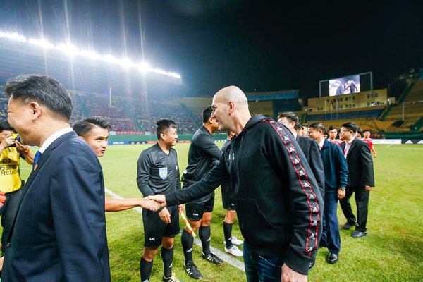 传奇球星齐达内,齐内丁齐达内fifa足球世界