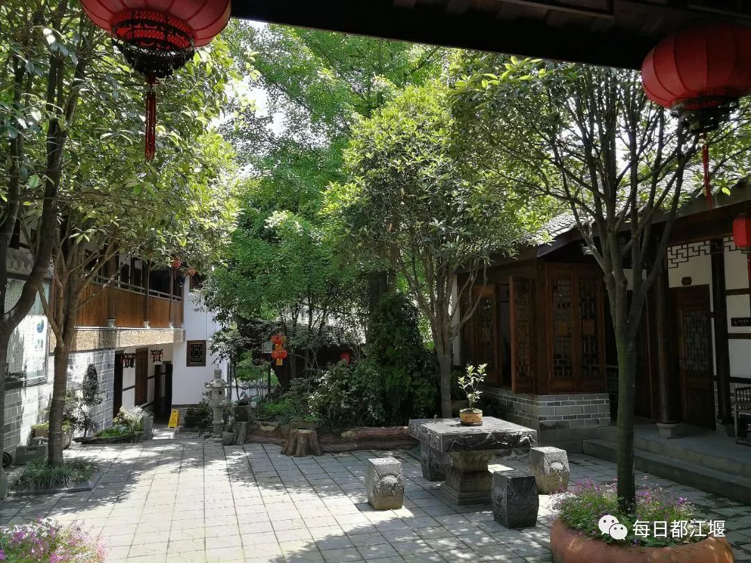 乡村旅游民宿的发展与创新,青城山下大型农家乐