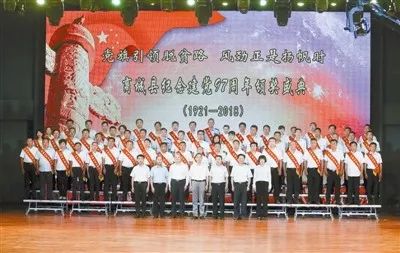 「特刊」县委书记和县长在《信阳日报》上各写了一篇署名文章！他们都是怎么夸商城的？瞧瞧~