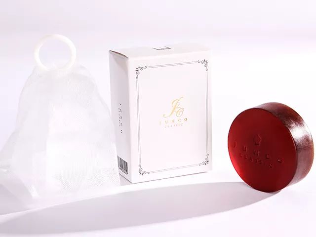 手工皂怎样用手打出绵密的泡沫 (晶莹剔透的手工皂)