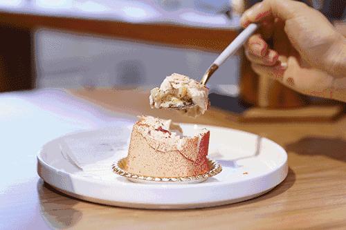 这个上过《十二道锋味》的台州姑娘，在钱江新城开了间“甜品补给站”!生活那么苦，加点糖吧