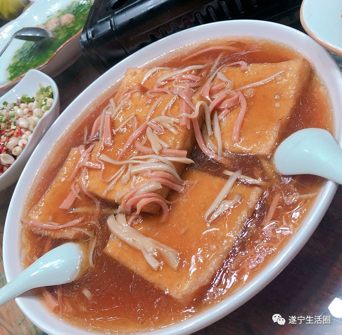 这家藏在城市拐角处的中餐馆20道古法烹制招牌菜是时候该火了美女老板嘿有趣