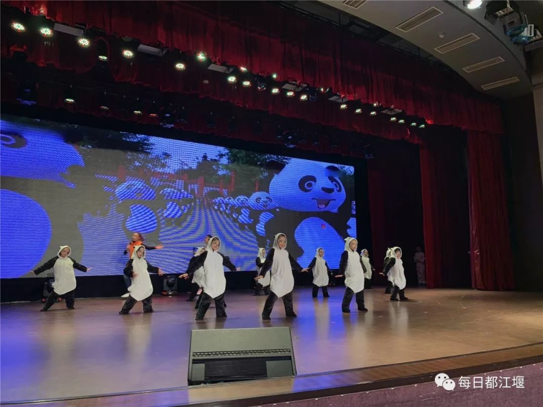 踏浪国际志愿者日,国际志愿者日文明实践志愿服务