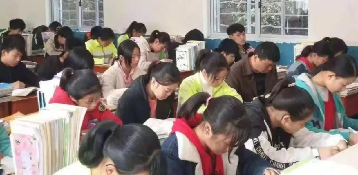 悲痛！信阳又一位好老师倒在工作岗位上，再也没有醒来……