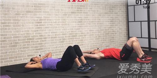 驼背晚上正确的睡姿,驼背晚上睡姿矫正图解图片