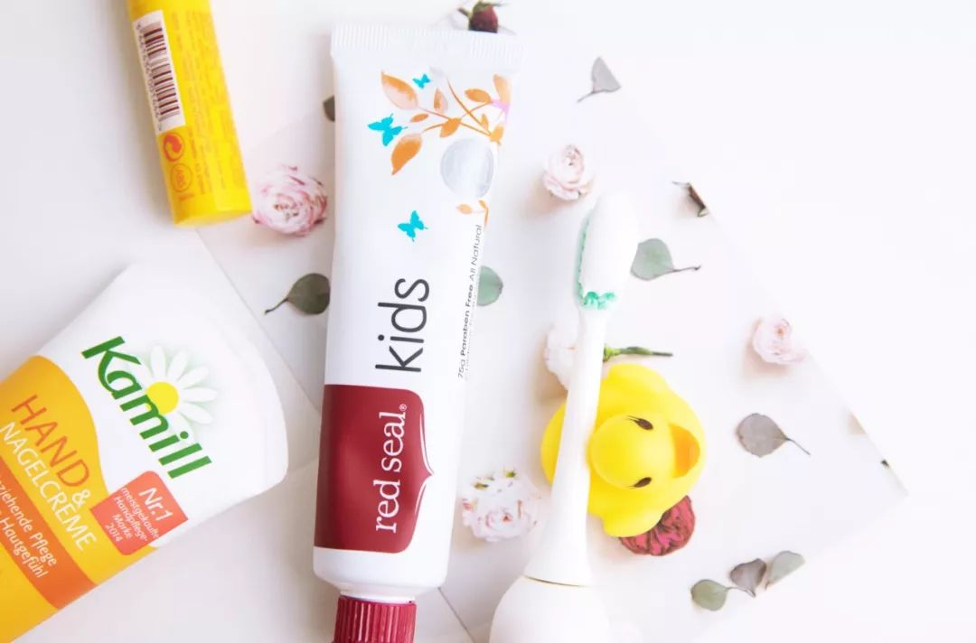 花了1300元做了一个牙冠,花了两万块钱做的牙齿