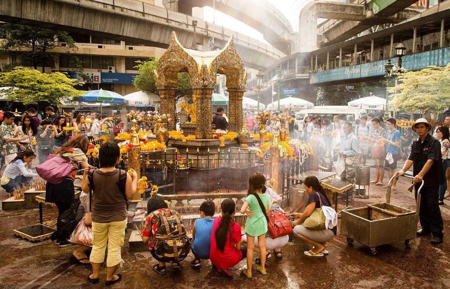 「泰国尊享6日之旅」泰国将实行为期2个月的落地签免费政策，有计划去泰国旅游的朋友快快行动吧