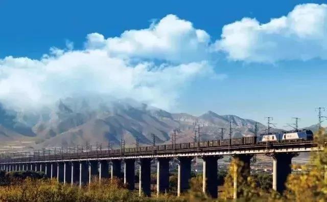 全国铁路今起正式调图,全国下周铁路调图