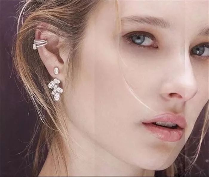 耳夹高级感珍珠,精致耳夹高级感珍珠元素