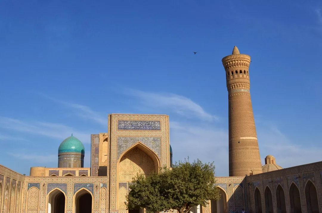 10000元出国旅行欧洲,环球旅行200国需要多少钱