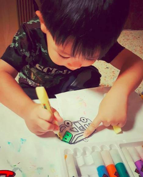 韩国amos水彩笔24色,韩国amos圣诞胶画测评