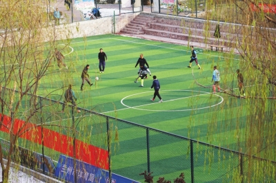 水泥场打球,水泥地上打球