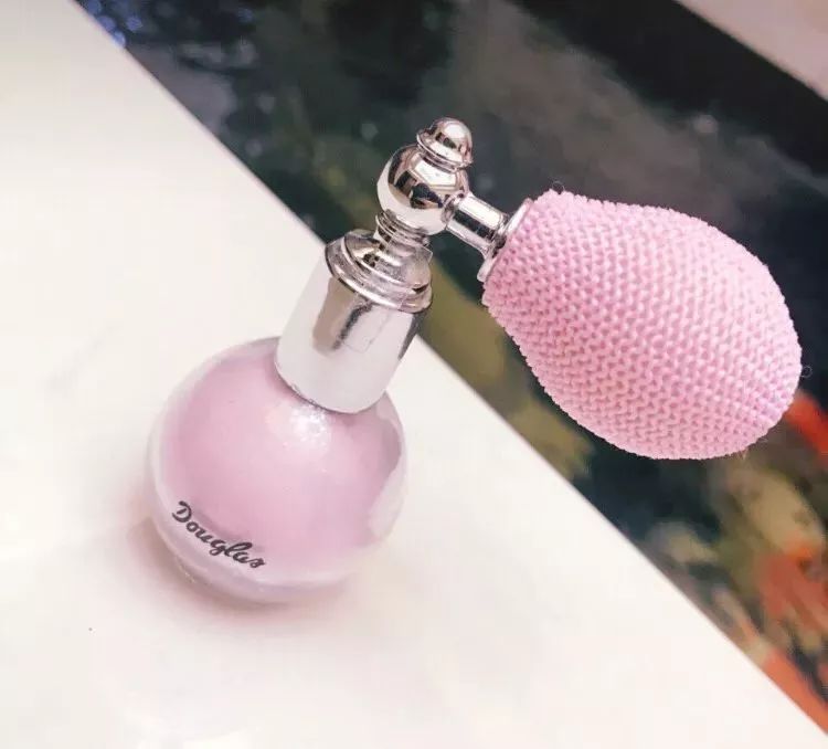 十级美颜都掩盖不住憔悴的面容,十级美颜也遮不住我的熊猫眼