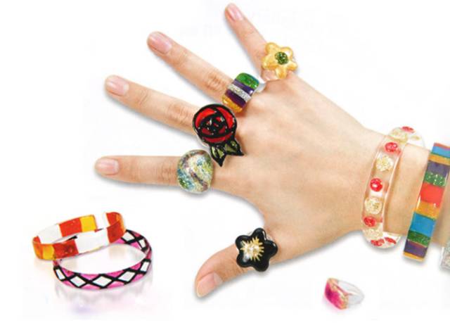 韩国amos水彩笔24色,韩国amos圣诞胶画测评