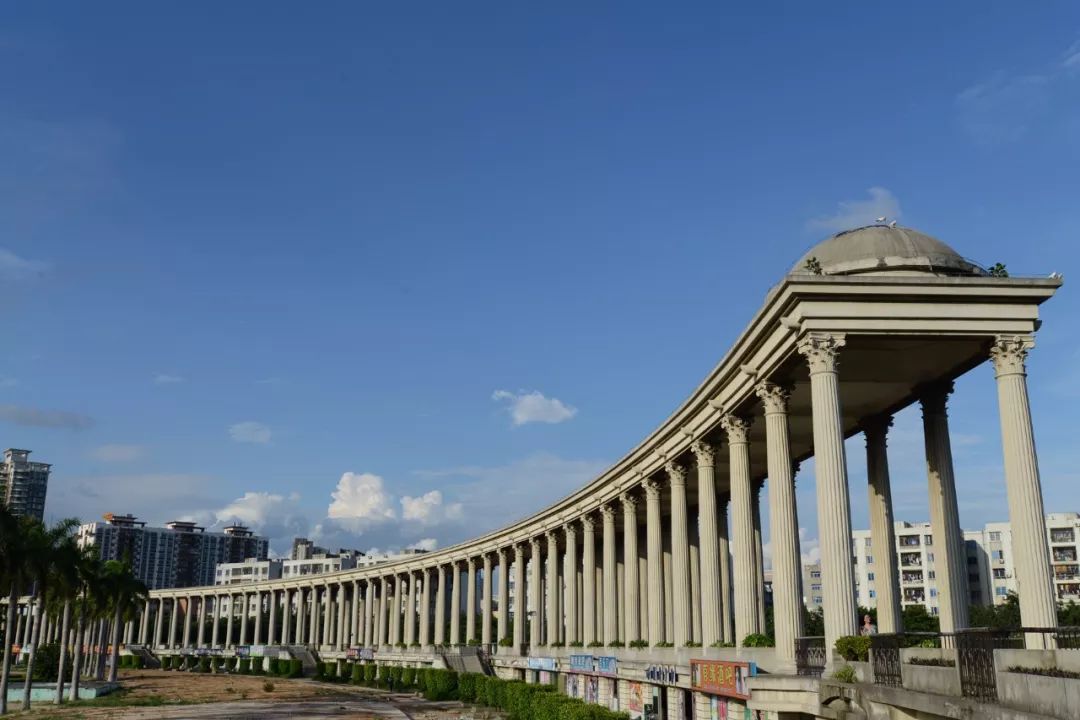 这就是新桥,这里是新桥小学