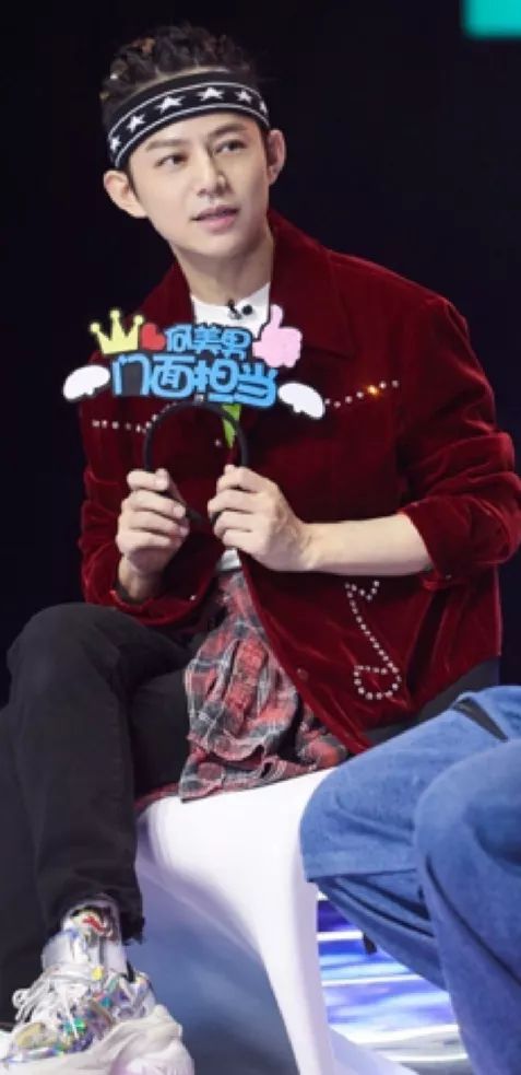 谭松韵明星大侦探最新造型 (谭松韵大侦探穿搭)