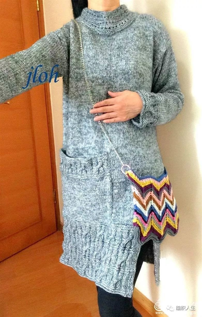 开叉直筒塌肩连衣裙+棒针小炫包，自己编织穿起来最大牌！