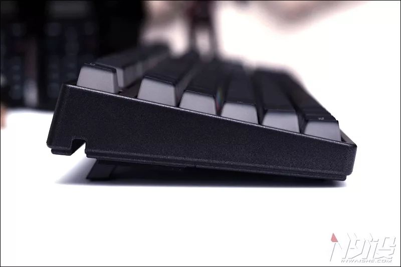 不玩灯的键盘,玩灯的机械键盘