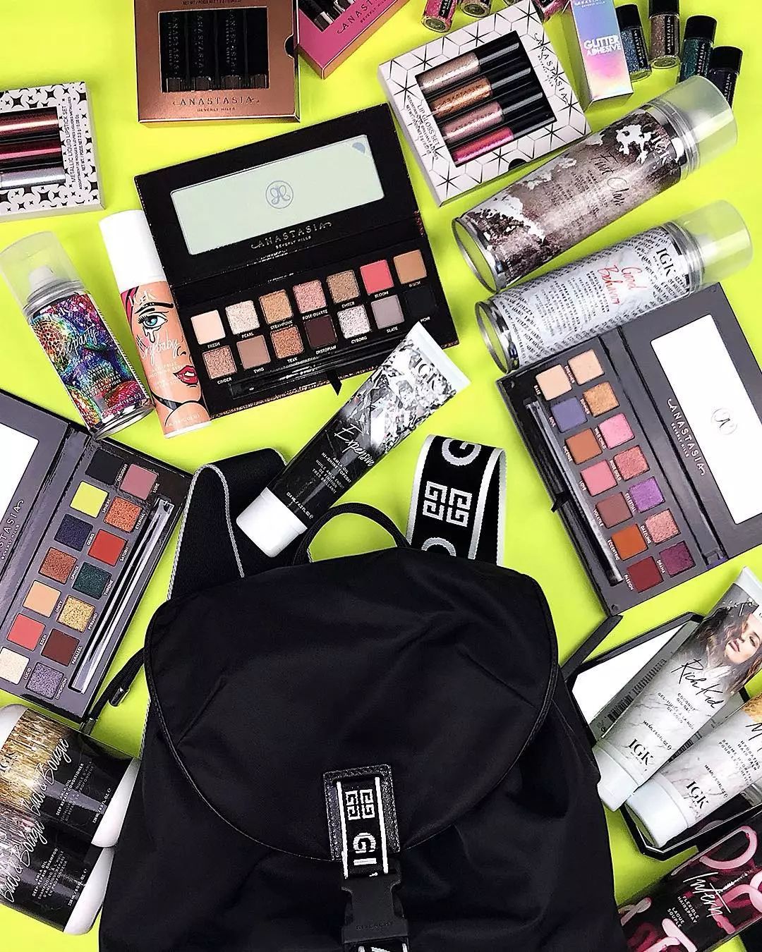 google全球热搜榜,日本年度美妆排行榜