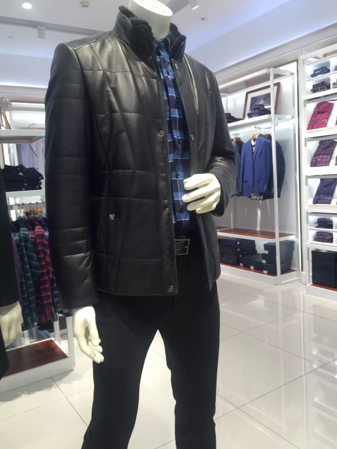 闺蜜出国发朋友圈,闺蜜刚回国晒朋友圈