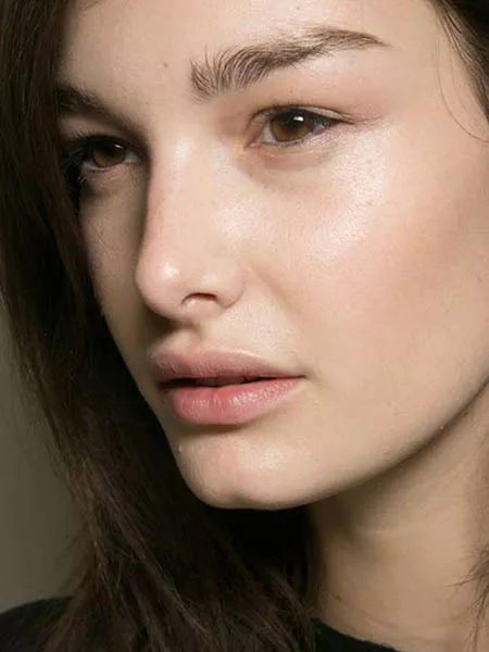 腮红超自然小技巧,超艳腮红怎么涂